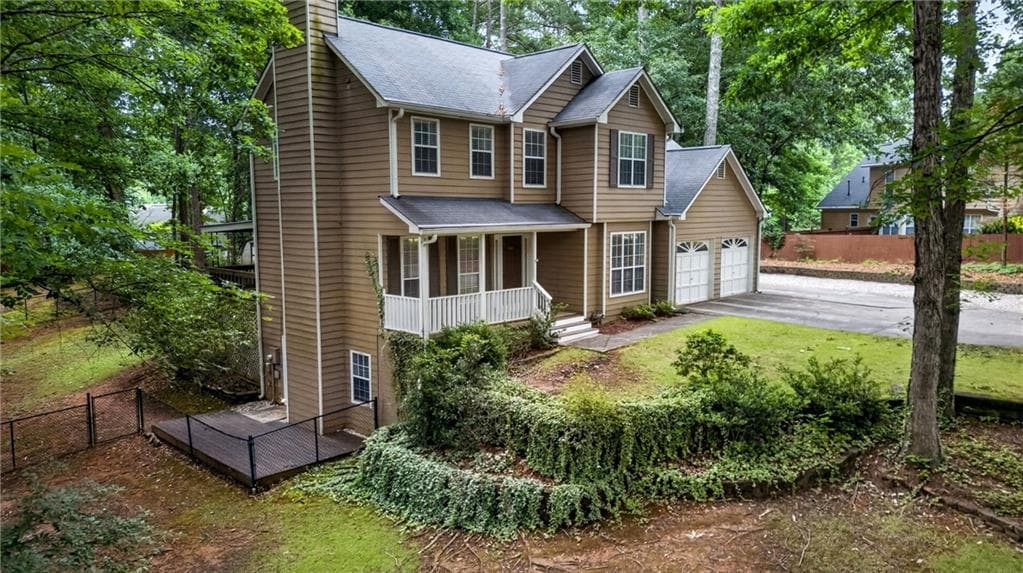 3 bedroom, 4 bathroom, 2,522 sq ft single family residence for sale at 148 Brentwood Way, Stockbridge, GA 30281