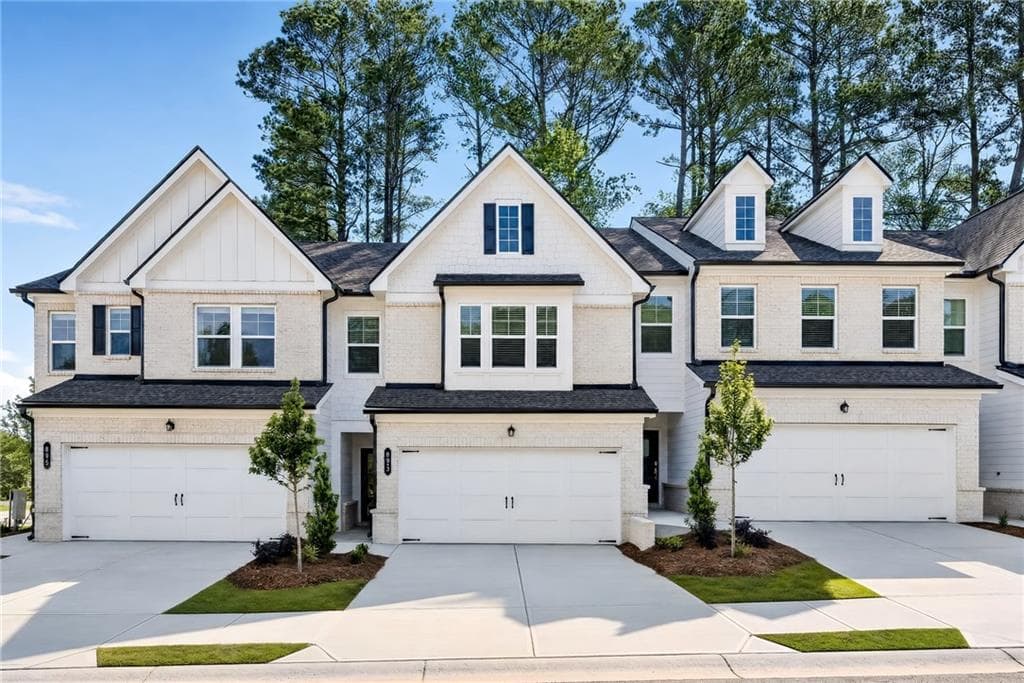3 bedroom, 3 bathroom, 1,810 sq ft townhouse sold at 893 Rainwater Trace, Lawrenceville, GA 30044