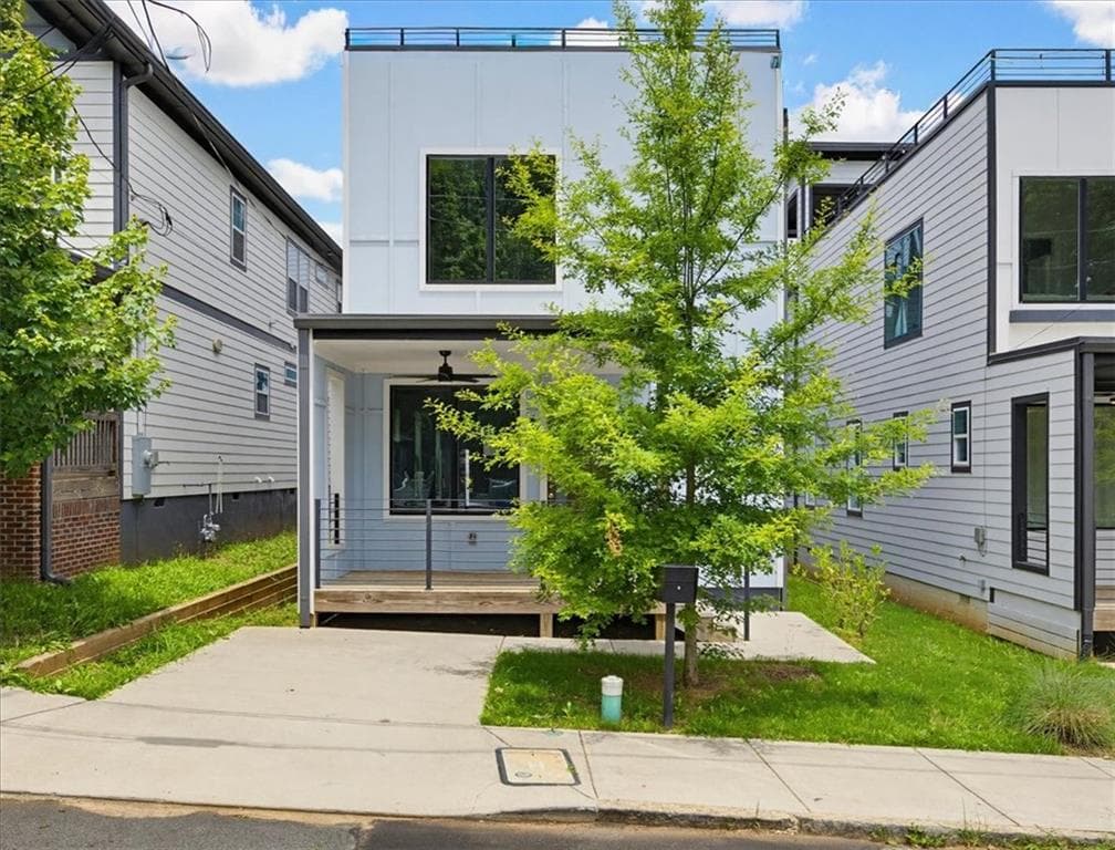 4 bedroom, 4 bathroom, 2,268 sq ft single family residence sold at 569 Middle Street, Atlanta, GA 30310