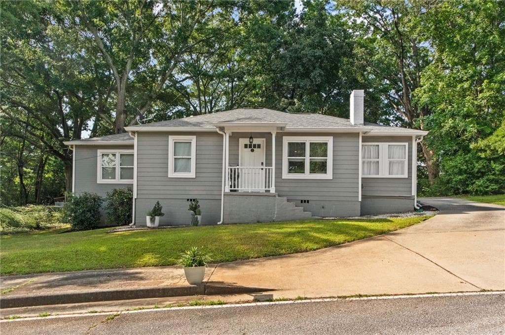 3 bedroom, 2 bathroom, 1,389 sq ft single family residence for sale at 3465 Woodlawn Circle, Tucker, GA 30084