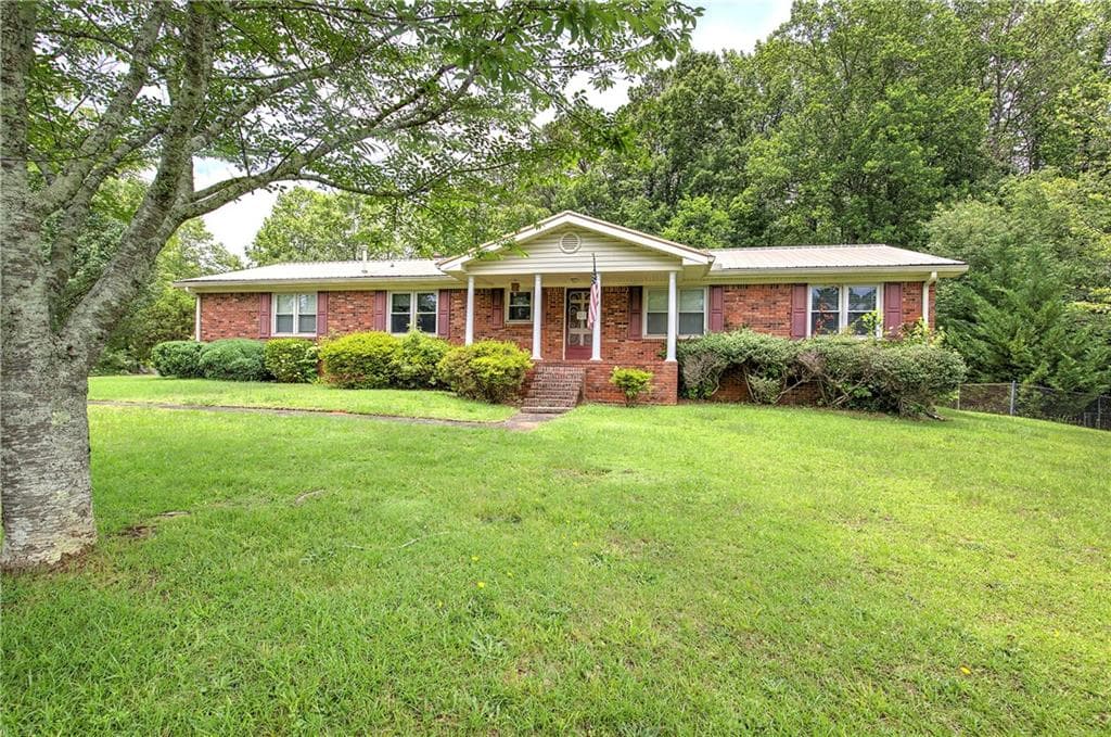 3 bedroom, 2 bathroom, 1,404 sq ft single family residence sold at 3442 Forest Hill Road, Powder Springs, GA 30127