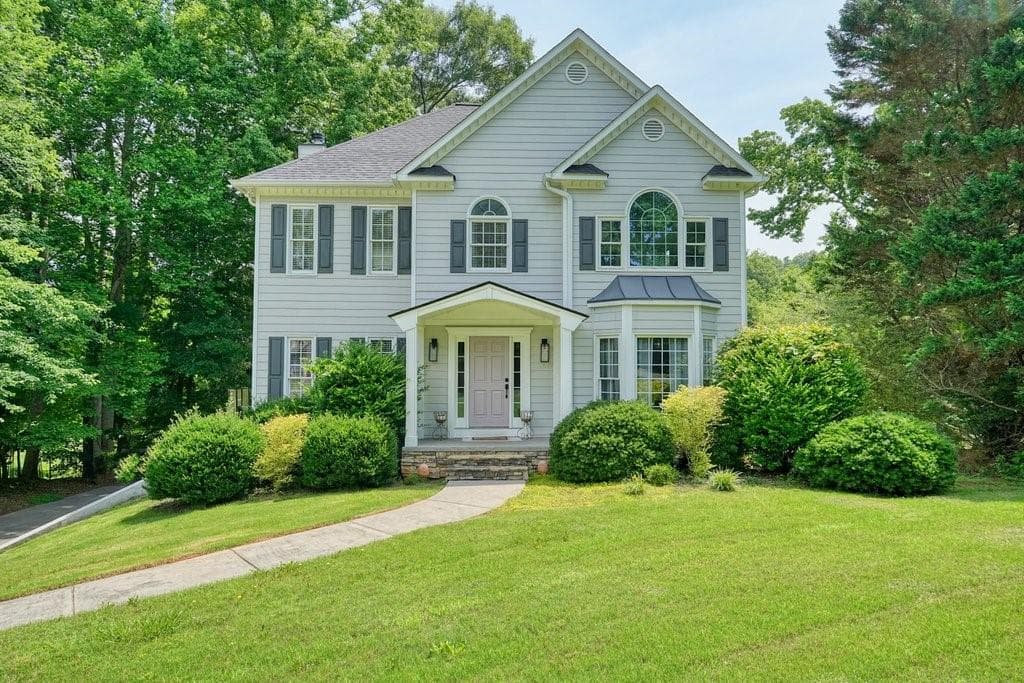 4 bedroom, 3 bathroom, 2,796 sq ft single family residence under contract at 410 Windsor Way, Canton, GA 30115