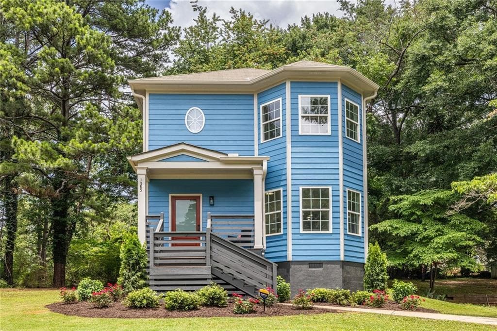 4 bedroom, 3 bathroom, 1,948 sq ft single family residence sold at 1585 Mary George Avenue, Atlanta, GA 30318