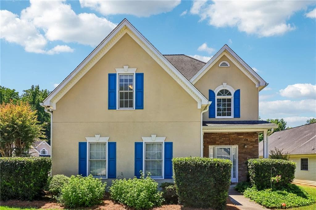 4 bedroom, 3 bathroom, 1,932 sq ft single family residence sold at 105 Woodbrooke Court, Fayetteville, GA 30214