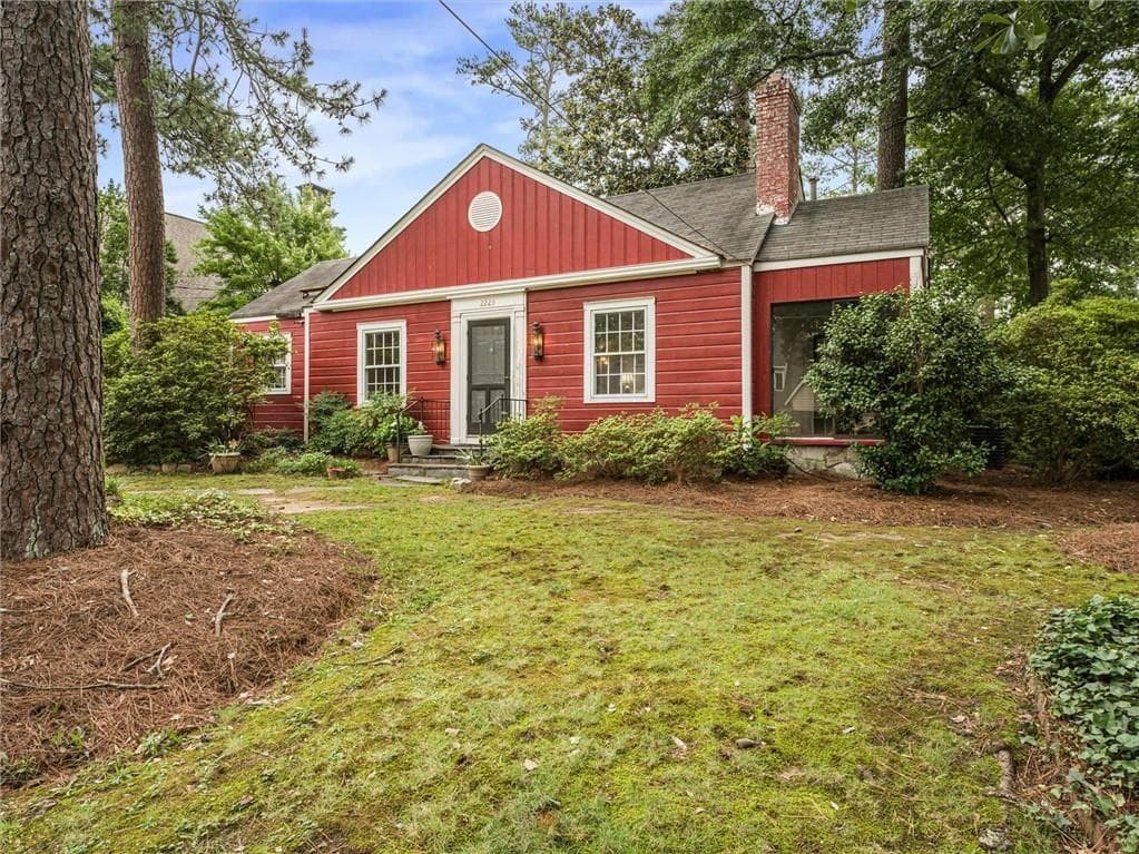2 bedroom, 1 bathroom, 888 sq ft single family residence sold at 2223 Virginia Place, Atlanta, GA 30305
