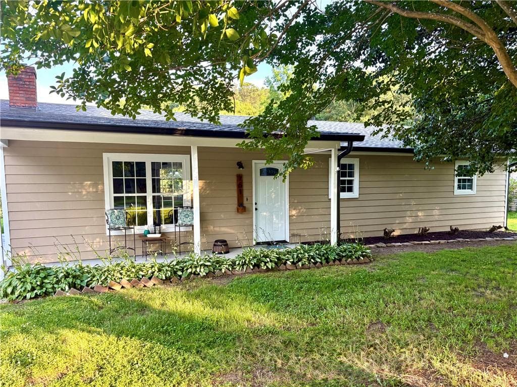3 bedroom, 1 bathroom, 1,152 sq ft single family residence sold at 161 Pine Valley Drive, Powder Springs, GA 30127