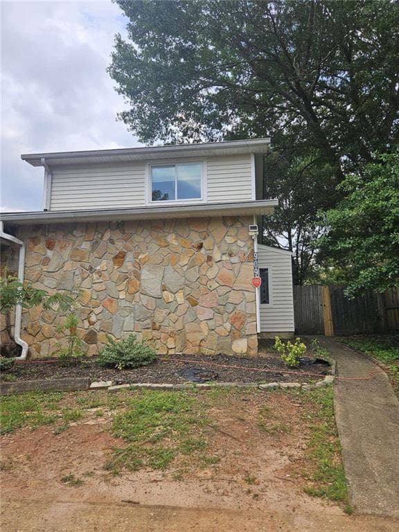 2 bedroom, 2 bathroom, 1,098 sq ft single family residence sold at 909 Ohara Drive, Jonesboro, GA 30236