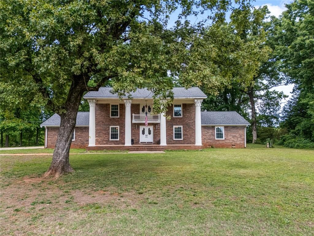 4 bedroom, 3 bathroom, 2,778 sq ft single family residence for sale at 451 Toms Creek Road, Martin, GA 30557