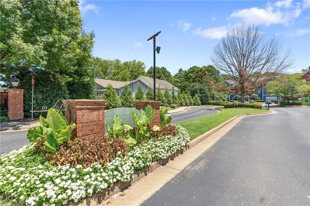 2 bedroom, 2 bathroom, 1,295 sq ft condominium sold at 3300 Dogwood Drive 311, Hapeville, GA 30354