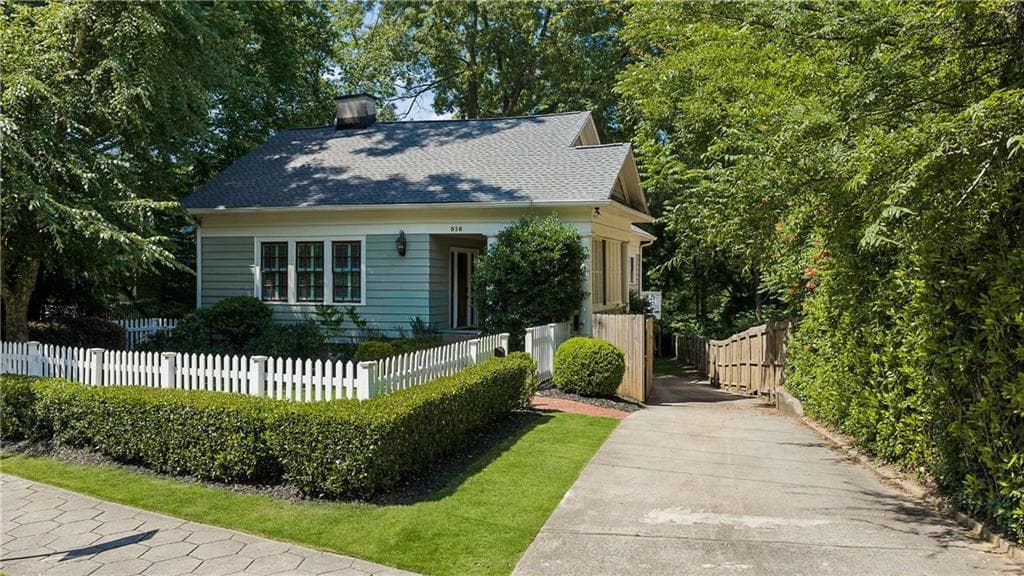5 bedroom, 4 bathroom, 3,392 sq ft single family residence sold at 516 Seminole Avenue, Atlanta, GA 30307