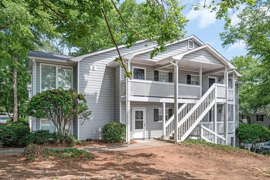 2 bedroom, 1 bathroom, 1,126 sq ft condominium sold at 208 Natchez Trace, Atlanta, GA 30350