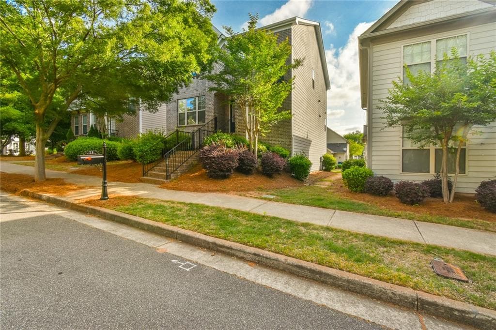 28 Privet Circle, Suwanee, GA 30024 — most recent listing photo