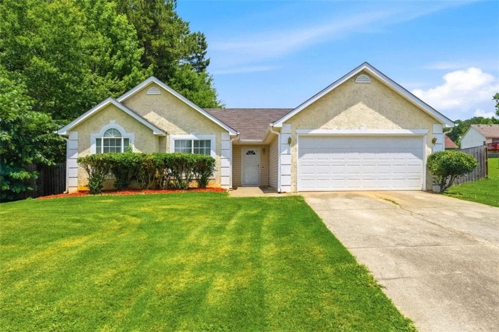 3 bedroom, 2 bathroom, 1,534 sq ft single family residence for sale at 10586 Aspenwood Court, Jonesboro, GA 30238