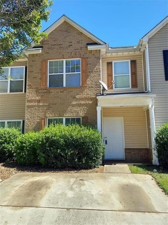 3 bedroom, 3 bathroom, 1,344 sq ft townhouse for sale at 1749 Broad River Road, Atlanta, GA 30349