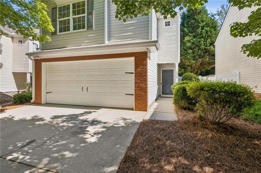 3 bedroom, 3 bathroom, 1,377 sq ft single family residence for sale at 2470 Keenland Court, Cumming, GA 30040