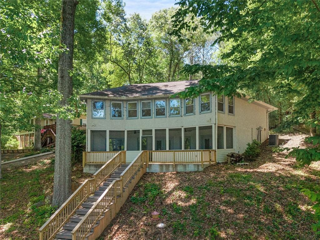 3 bedroom, 4 bathroom, 3,800 sq ft single family residence for sale at 161 Flamingo Court, Monticello, GA 31064