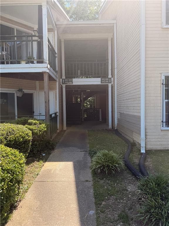 1 bedroom, 1 bathroom, 808 sq ft condominium under contract at 615 Ridge Creek Drive, Clarkston, GA 30021