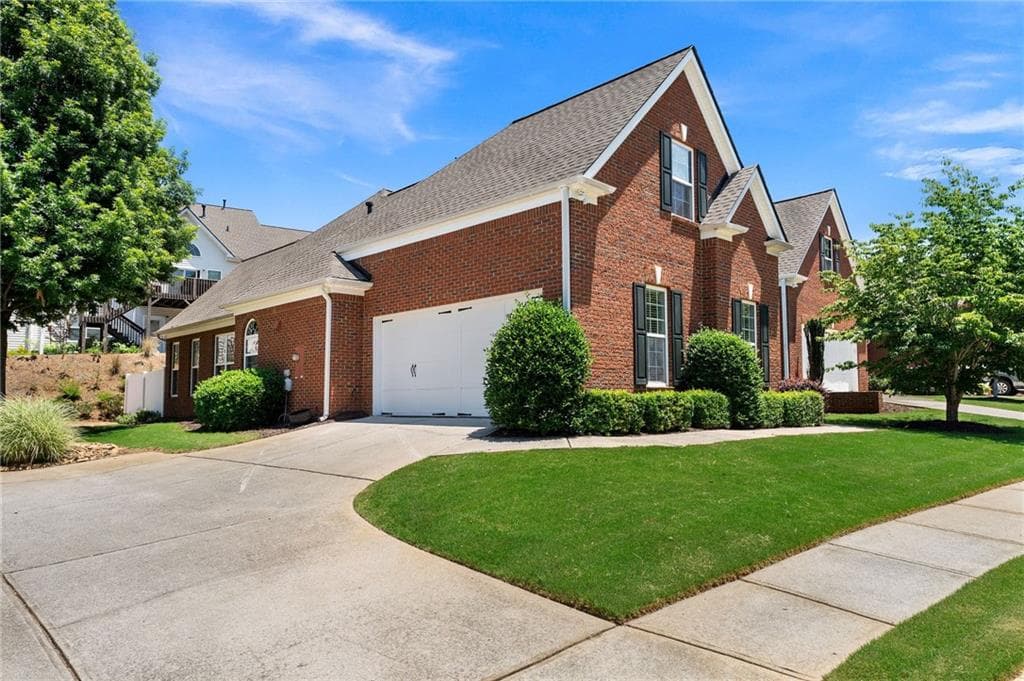 3 bedroom, 3 bathroom, 1,944 sq ft townhouse under contract at 431 Brookes Walk, Woodstock, GA 30188