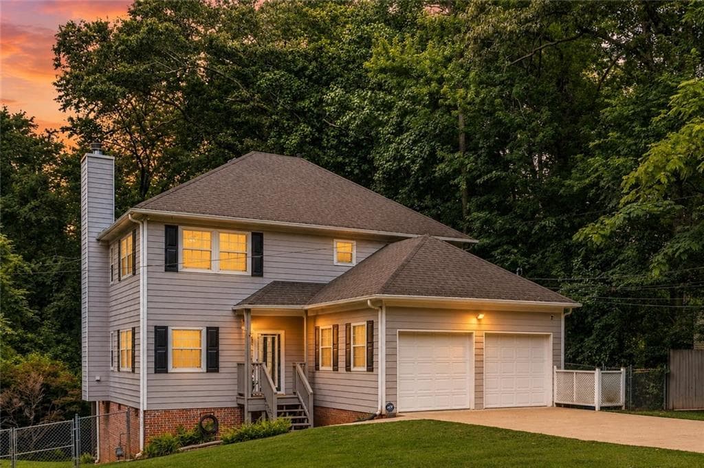 3 bedroom, 3 bathroom, 2,176 sq ft single family residence sold at 2399 Glynn Drive, Atlanta, GA 30316