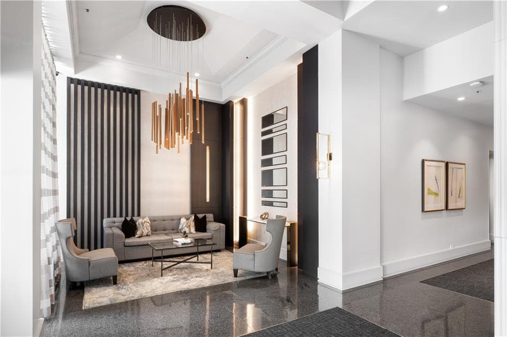 1 bedroom, 2 bathroom, 1,600 sq ft condominium sold at 2660 Peachtree Road 10H, Atlanta, GA 30305