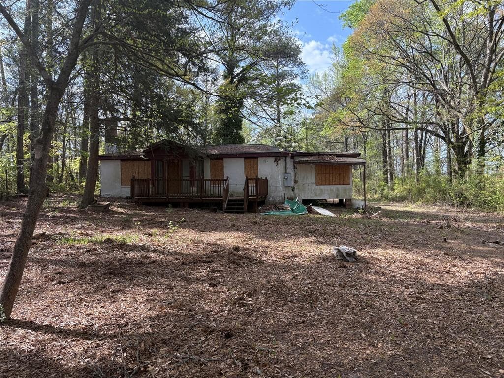 3 bedroom, 1 bathroom, 1,291 sq ft single family residence sold at 3282 Jonesboro Road, Fairburn, GA 30213