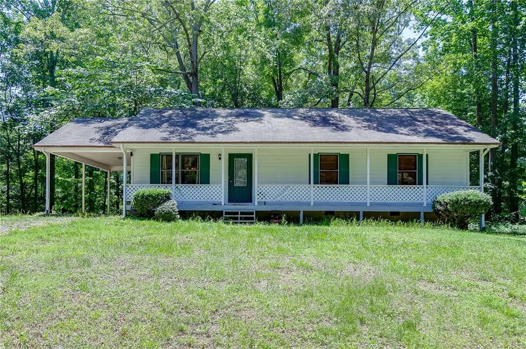 3 bedroom, 2 bathroom, 1,196 sq ft single family residence sold at 9625 Manor Lane, Gainesville, GA 30506