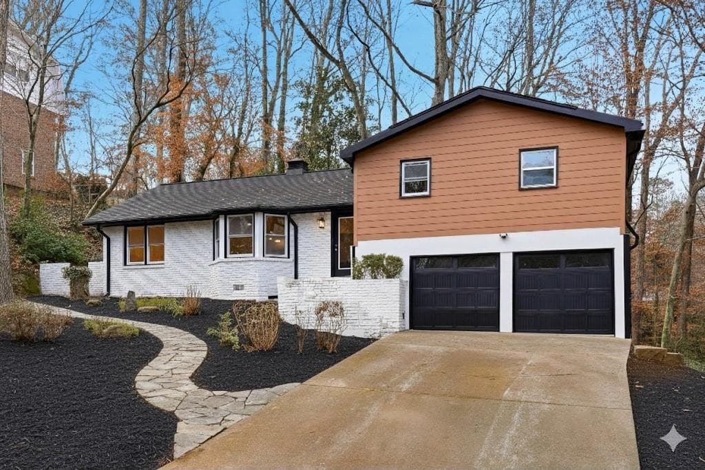 4 bedroom, 2 bathroom, 2,239 sq ft single family residence for sale at 2520 Overlook Way, Atlanta, GA 30345