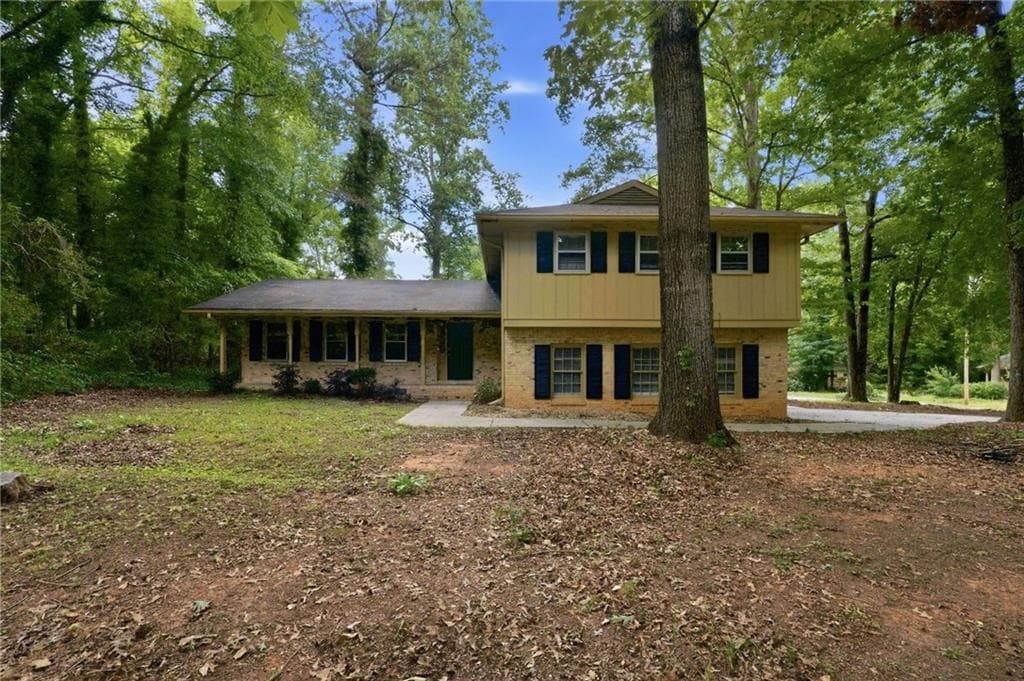 4 bedroom, 3 bathroom, 2,190 sq ft single family residence for sale at 2115 Pine Knoll Circle, Conyers, GA 30013