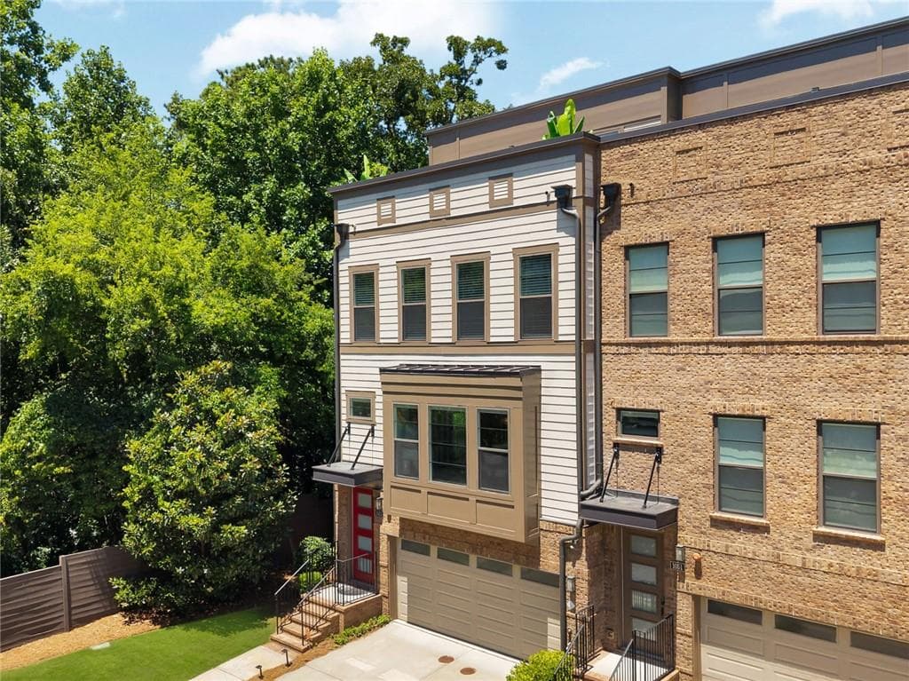 3 bedroom, 5 bathroom, 2,208 sq ft townhouse sold at 1053 Brandsford Street, Atlanta, GA 30318