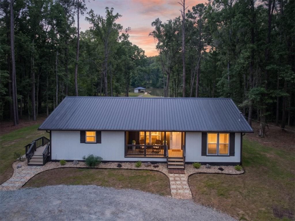 3 bedroom, 2 bathroom, 1,464 sq ft single family residence for sale at 554 S Steel Bridge Road, Eatonton, GA 31024
