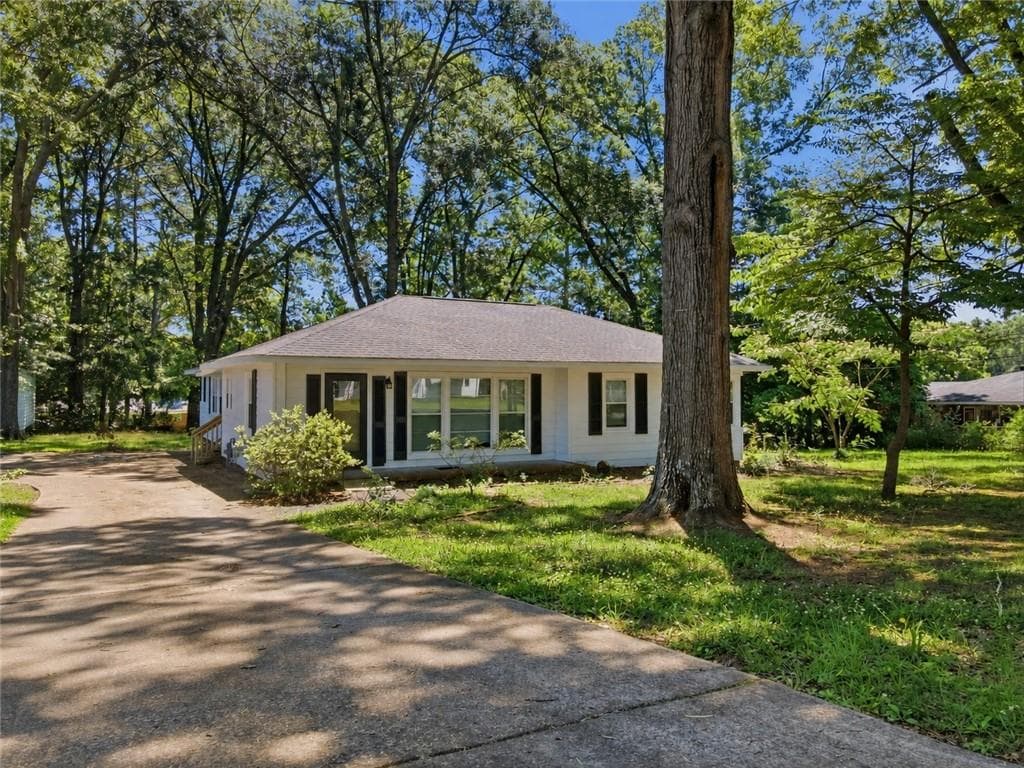 4 bedroom, 2 bathroom, 1,680 sq ft single family residence sold at 420 Spruce Street, Cedartown, GA 30125