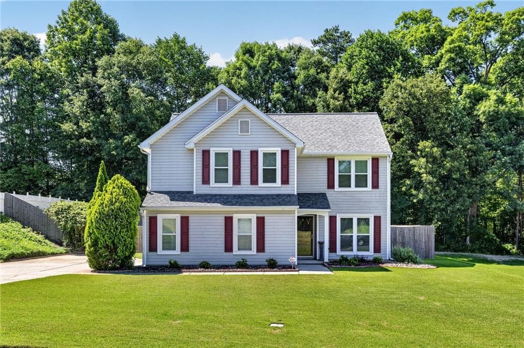 3 bedroom, 3 bathroom, 1,681 sq ft single family residence for sale at 1425 Willow River Run, Grayson, GA 30017