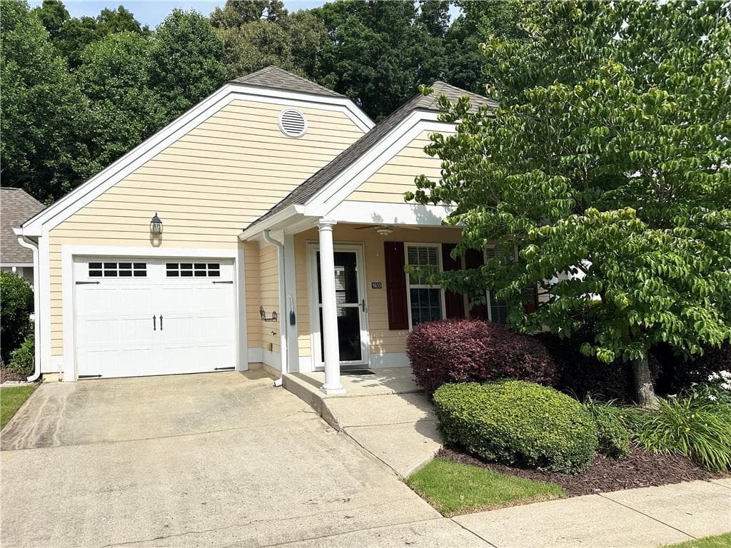 2 bedroom, 2 bathroom, 1,444 sq ft condominium for sale at 5033 Kathryn Glen Drive, Acworth, GA 30101