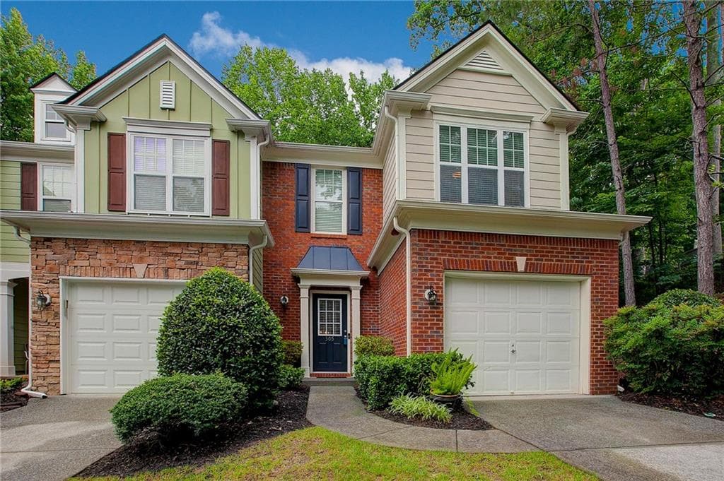 3 bedroom, 3 bathroom, 1,646 sq ft townhouse sold at 305 Kigian Trail, Woodstock, GA 30188