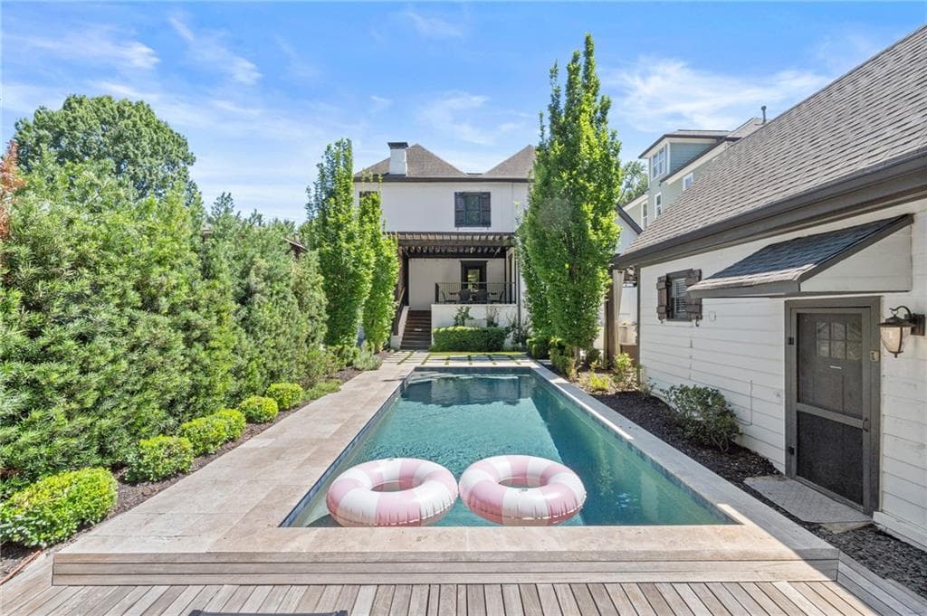 5 bedroom, 4 bathroom, 4,568 sq ft single family residence sold at 578 East Avenue, Atlanta, GA 30312