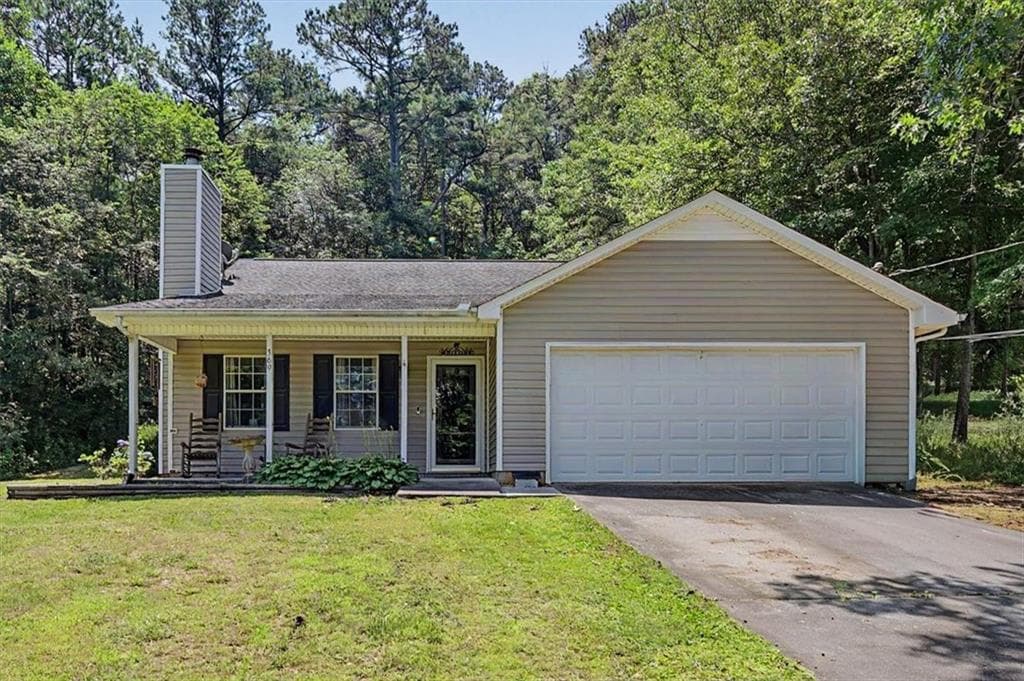 3 bedroom, 2 bathroom, 1,319 sq ft single family residence sold at 369 S Sequoyah Circle, Calhoun, GA 30701