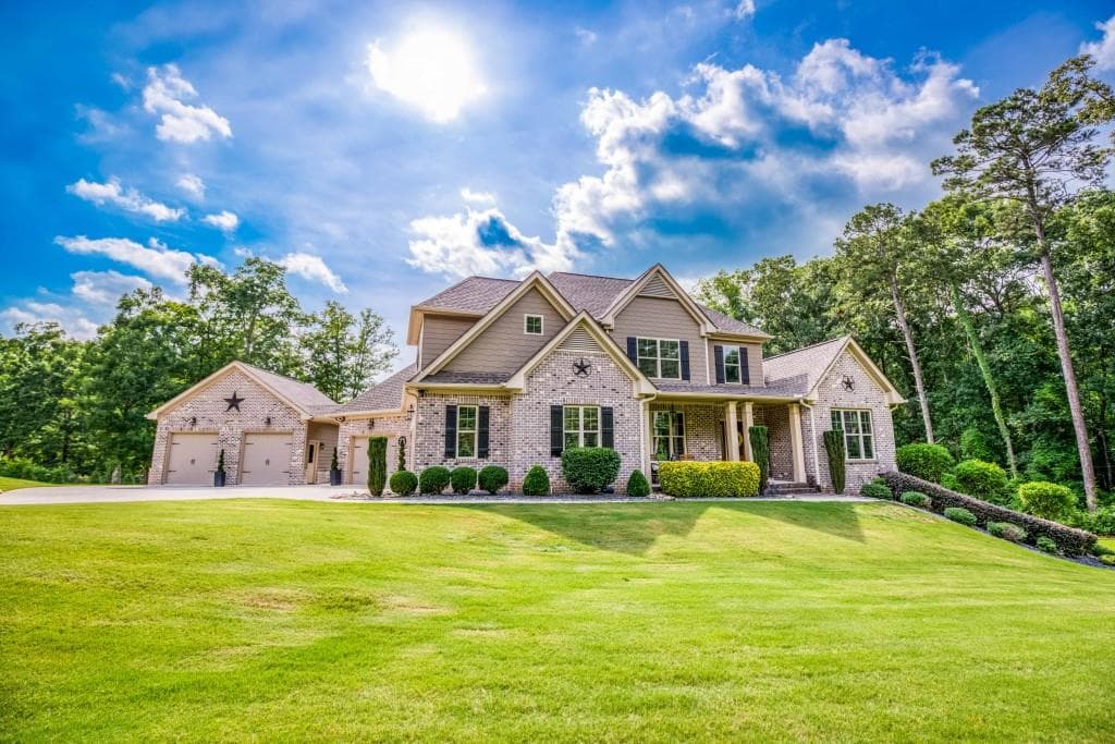 6 bedroom, 5 bathroom, 5,424 sq ft single family residence sold at 1655 H D Atha Road, Monroe, GA 30655