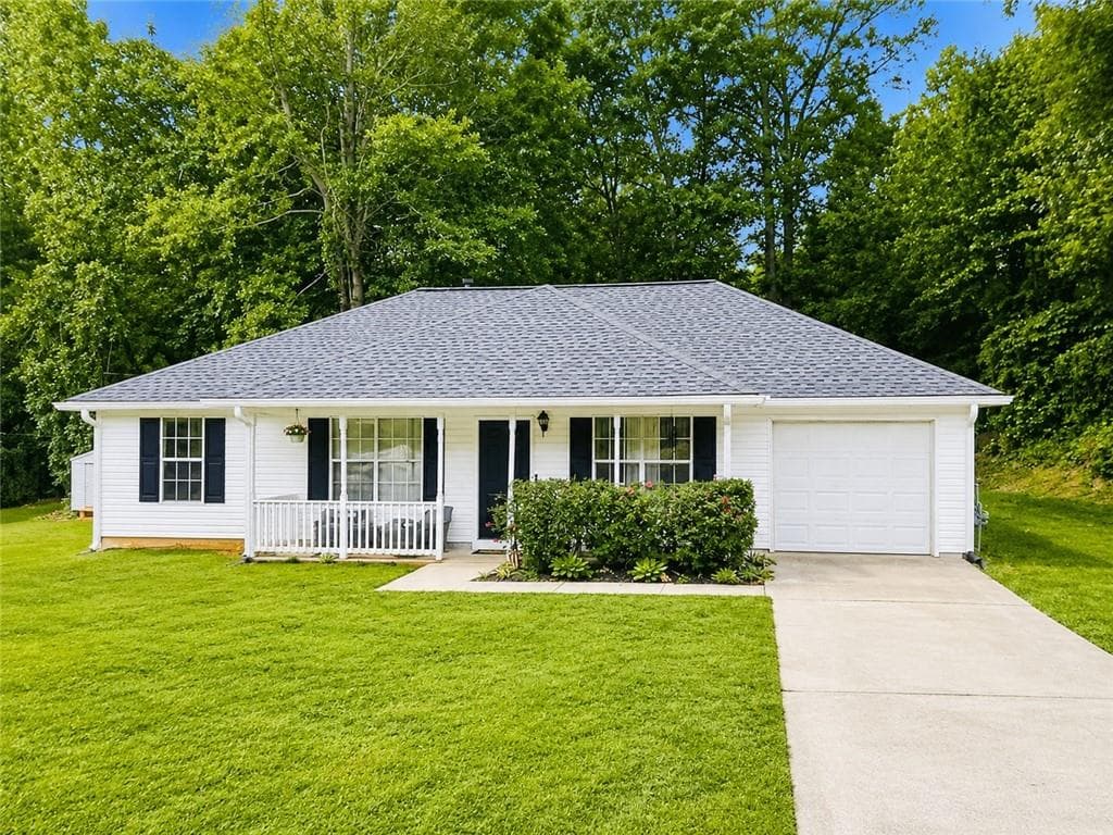3 bedroom, 2 bathroom, 1,130 sq ft single family residence for sale at 7235 Hummingbird Lane, Winston, GA 30187