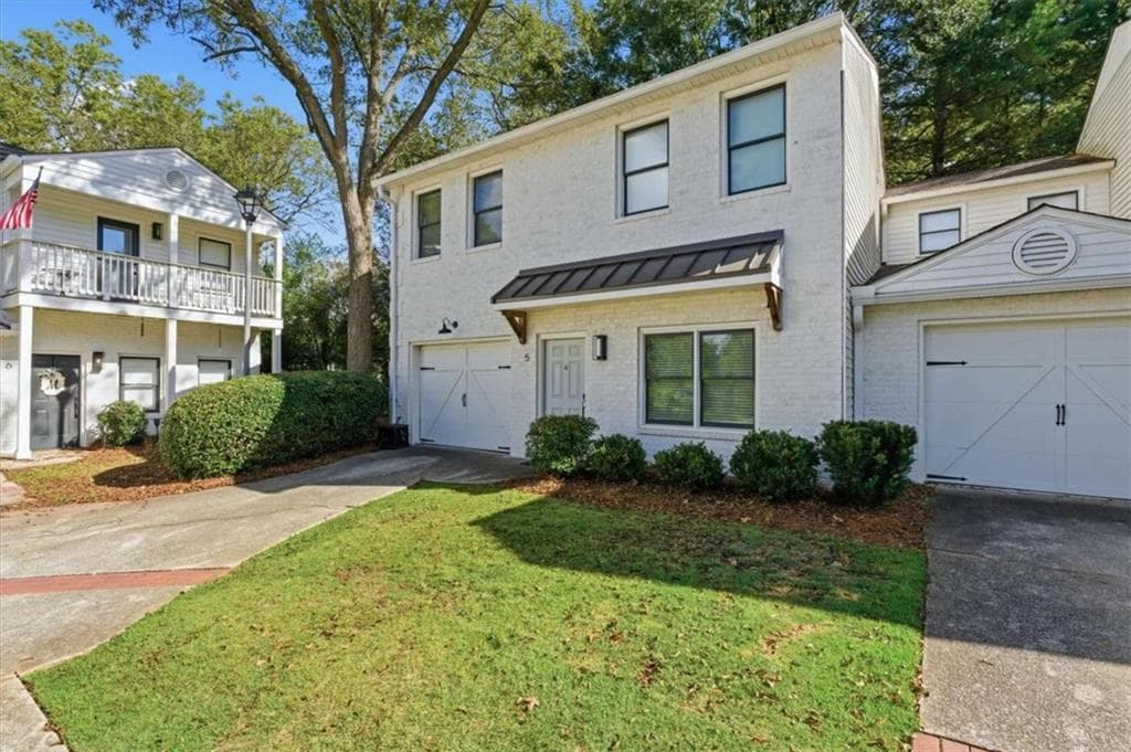 3 bedroom, 3 bathroom, 18,000 sq ft townhouse sold at 230 West Avenue, Carrollton, GA 30117