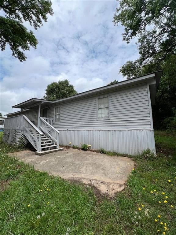 3 bedroom, 2 bathroom, 924 sq ft single family residence under contract at 30 Winston Way, Hampton, GA 30228