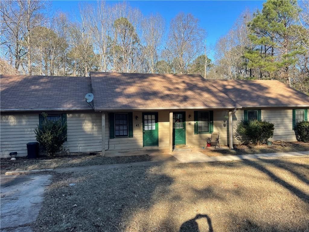 2 bedroom, 2 bathroom duplex for rent at 43 Gum Tree Court, Covington, GA 30016 for $1,300 a month