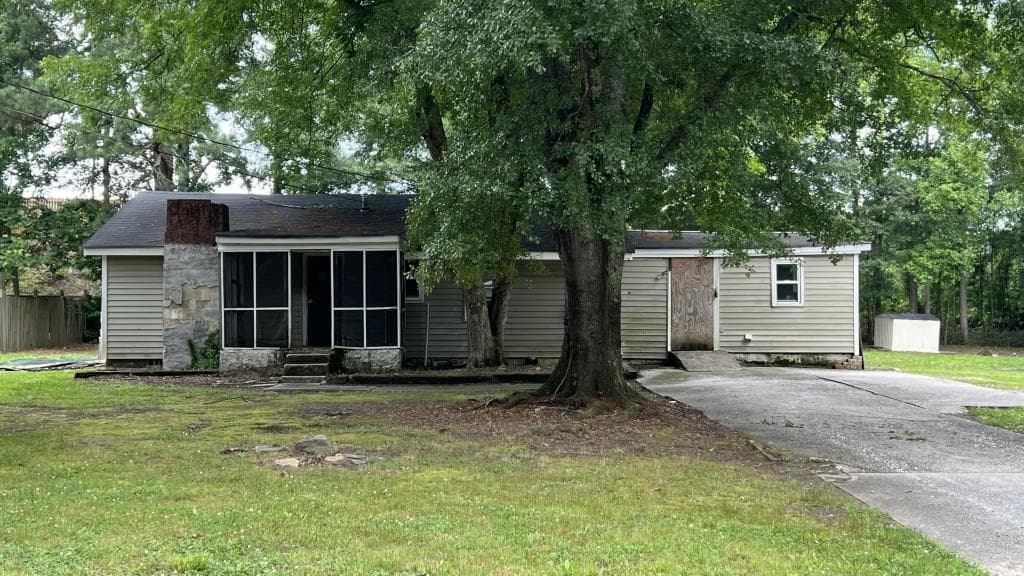 3 bedroom, 2 bathroom, 1,682 sq ft single family residence under contract at 3965 Pecan Street, Loganville, GA 30052