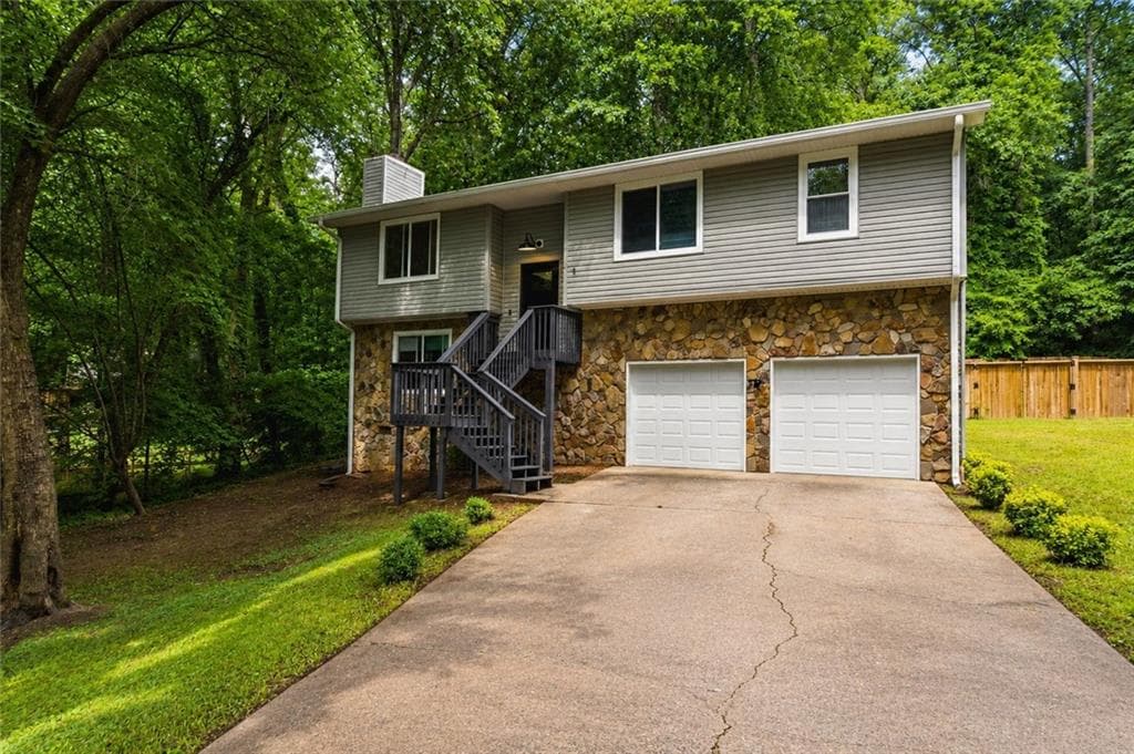 4 bedroom, 3 bathroom, 1,887 sq ft single family residence for sale at 1172 Ridgeside Drive, Acworth, GA 30102