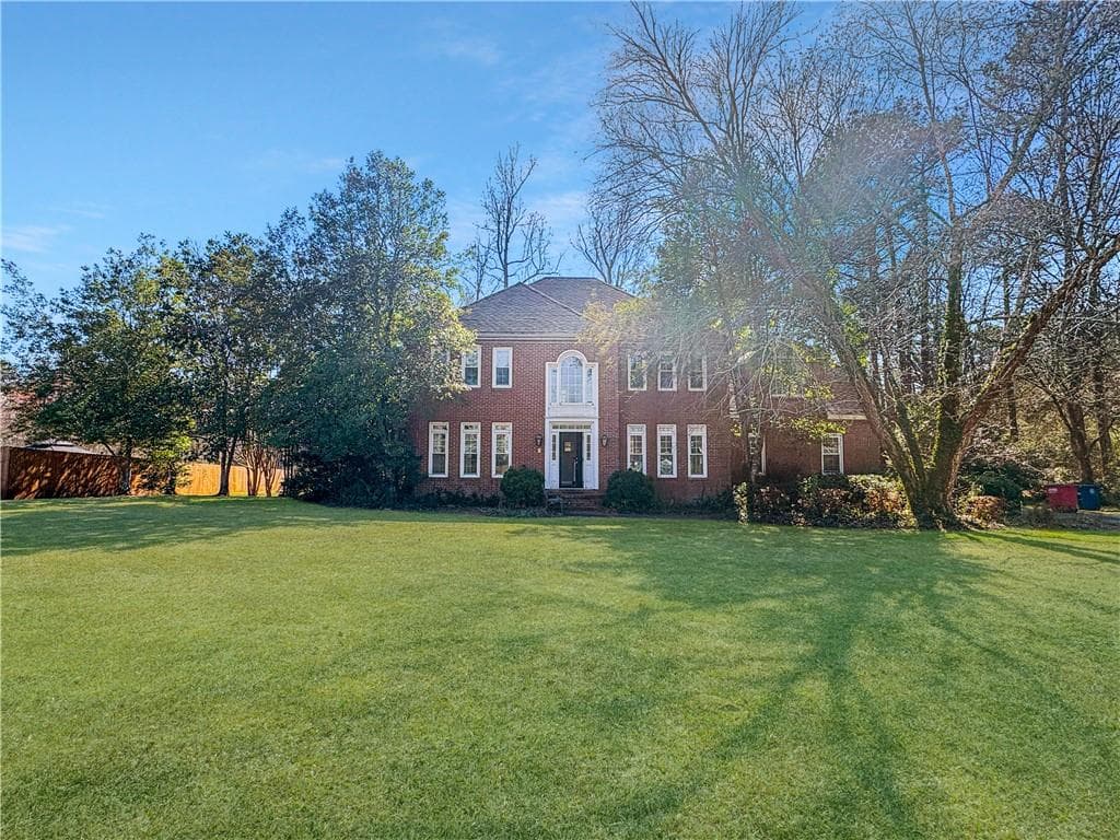 4 bedroom, 5 bathroom, 3,268 sq ft single family residence under contract at 118 Ashford Park, Macon, GA 31210