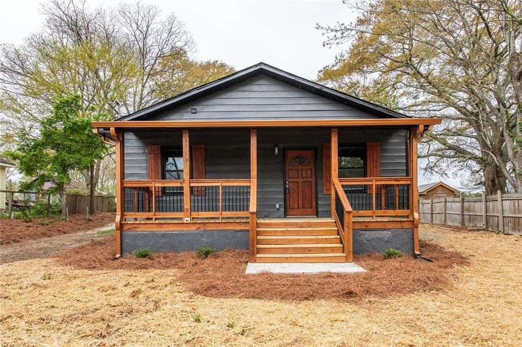 3 bedroom, 2 bathroom, 1,352 sq ft single family residence under contract at 520 Pate Drive, Villa Rica, GA 30180