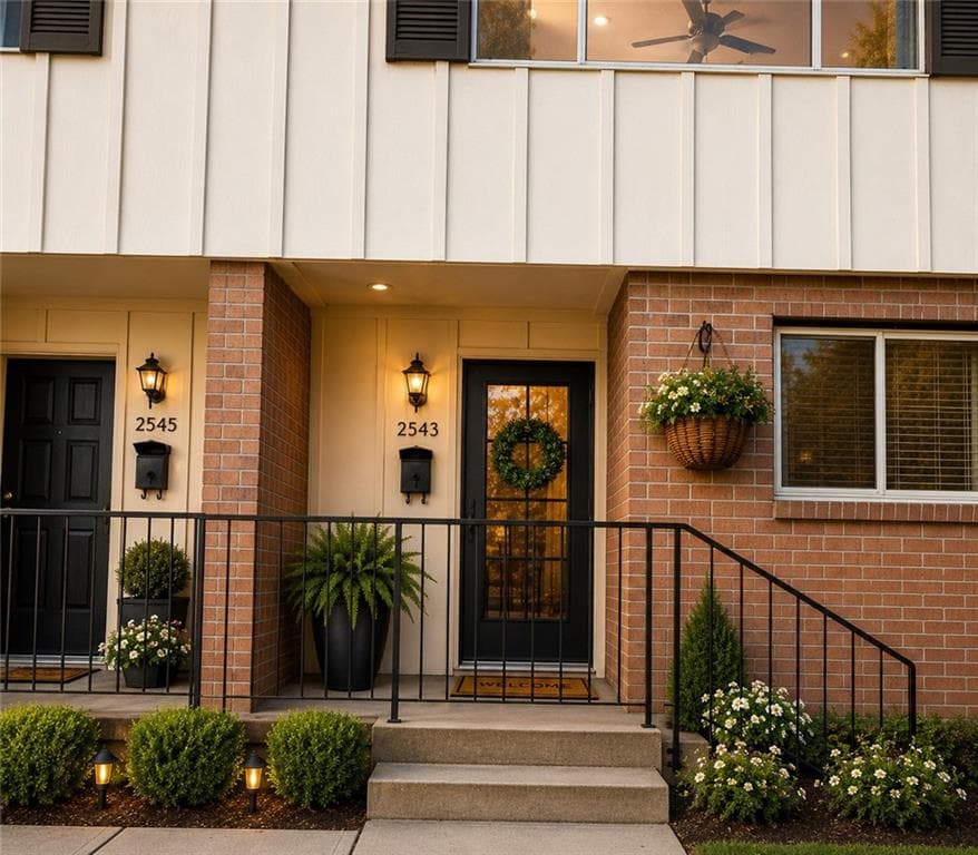 2 bedroom, 2 bathroom, 1,092 sq ft townhouse for sale at 2543 Bradford Square, Atlanta, GA 30345