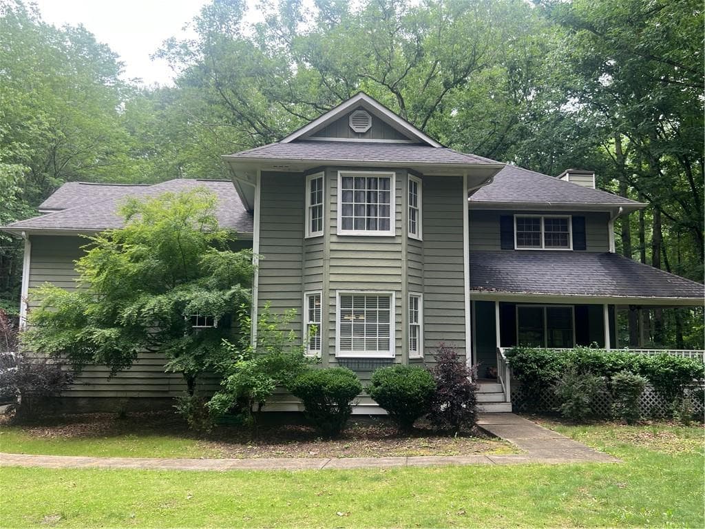 6 bedroom, 5 bathroom, 2,202 sq ft single family residence for sale at 105 Flat Creek Court, Fayetteville, GA 30214