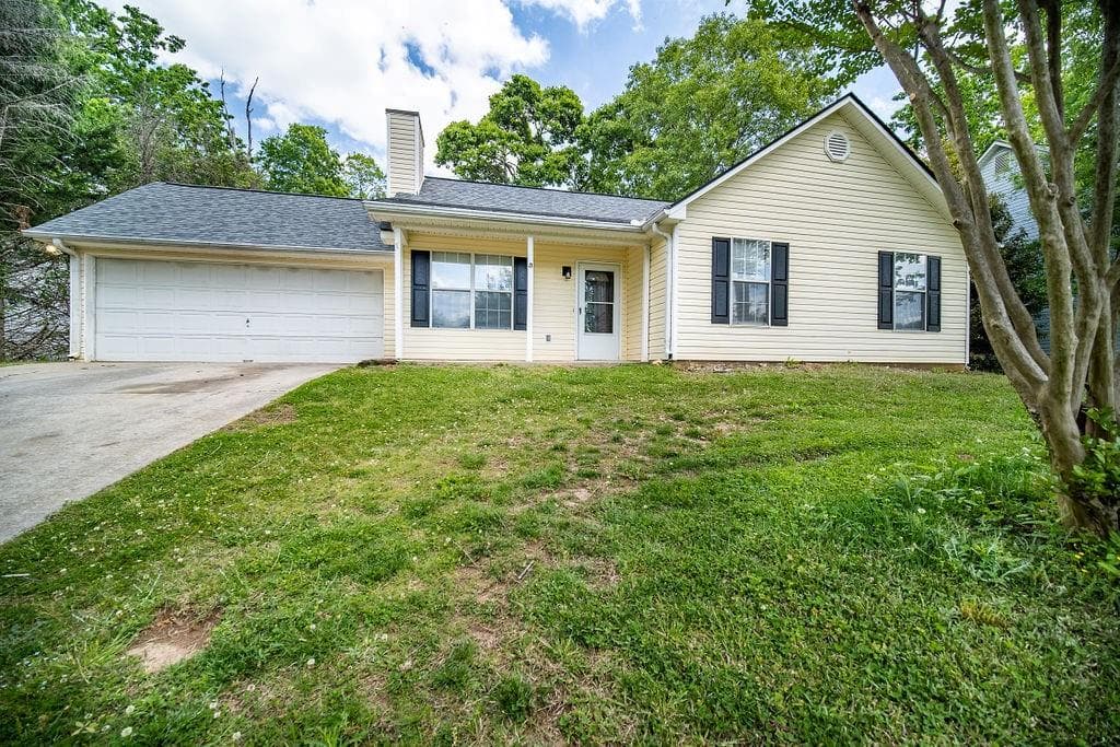 3 bedroom, 2 bathroom, 1,079 sq ft single family residence sold at 1059 Bridle Creek Drive, Flowery Branch, GA 30542