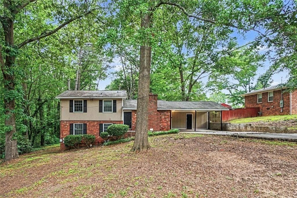 5 bedroom, 2 bathroom, 1,650 sq ft single family residence for sale at 6436 Piney Circle, Mableton, GA 30126