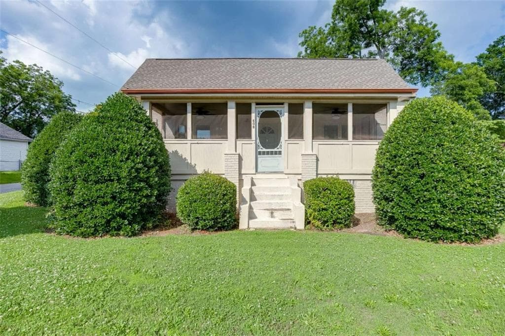 3 bedroom, 2 bathroom, 1,752 sq ft single family residence sold at 608 Church Street, Buford, GA 30518